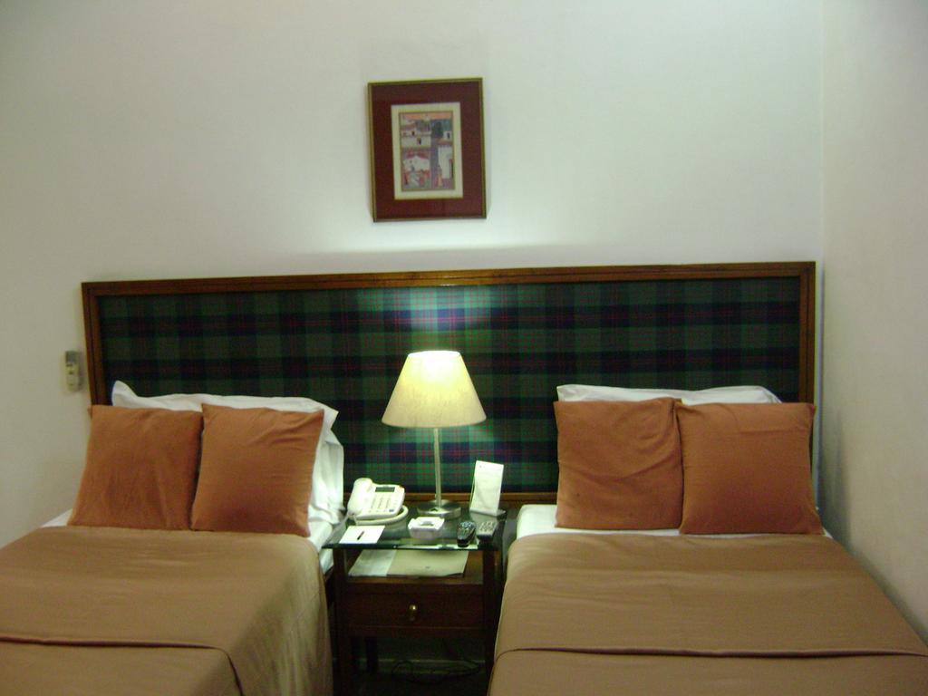 The Royal Residency Hotel Нью-Дели Экстерьер фото