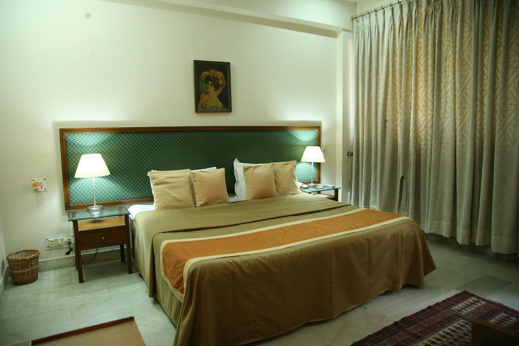 The Royal Residency Hotel Нью-Дели Экстерьер фото